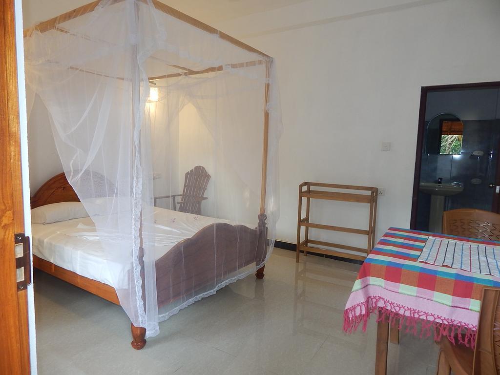 Little Angels Bed and Breakfast Mirissa Rum bild