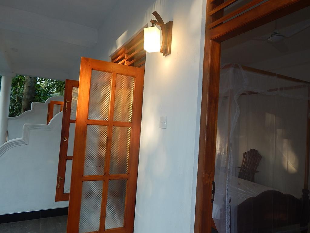 Little Angels Bed and Breakfast Mirissa Rum bild